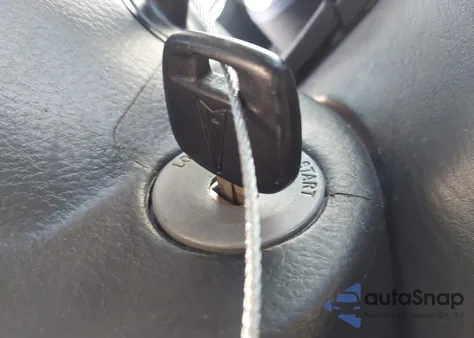 2005 Pontiac Vibe from USA, damaged, VIN 5Y2SL63885Z454889